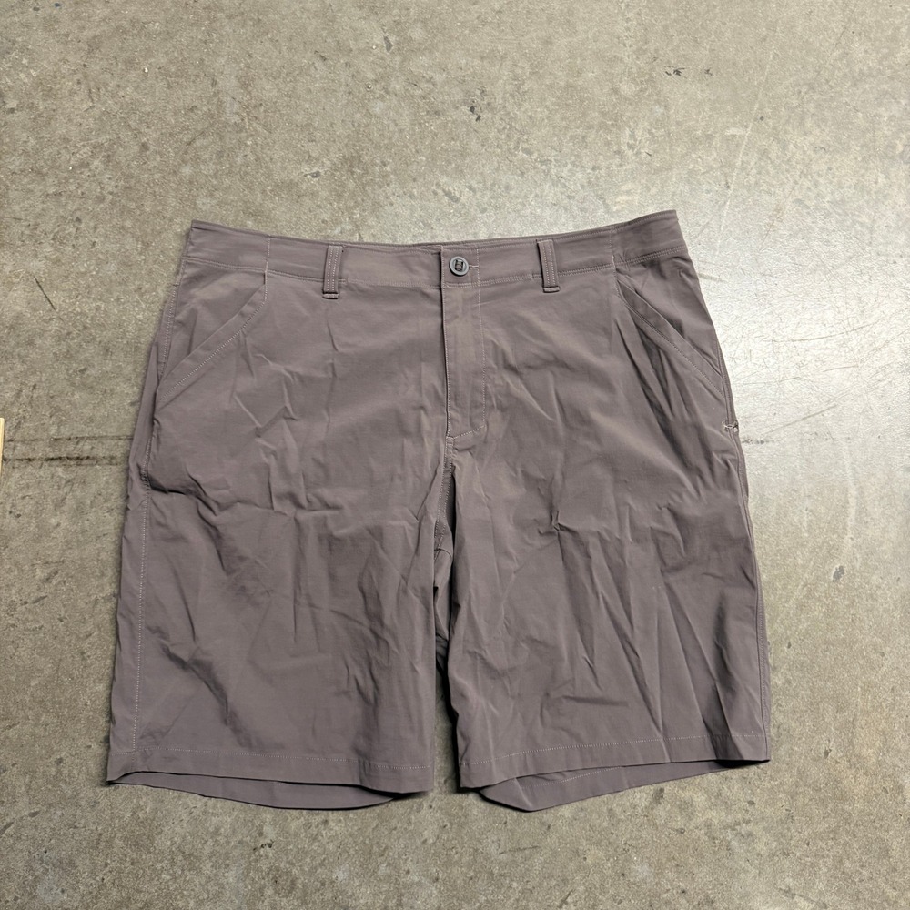 Under Armour HeatGear Mens Loose Fit Shorts Brown Size 38 Performance Active
